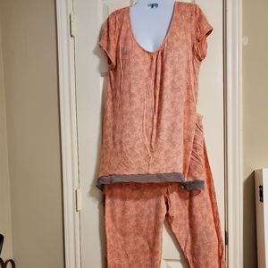 2 pc Ellen Tracy Pjs
